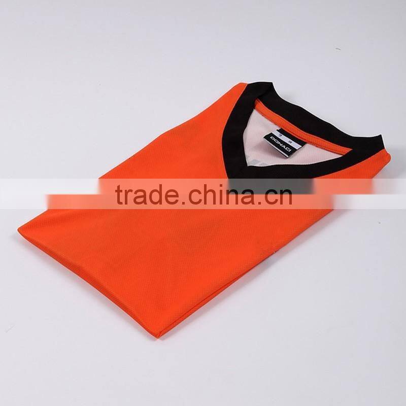 Wholesale latest design team soccer jersey goalkeeper shirt