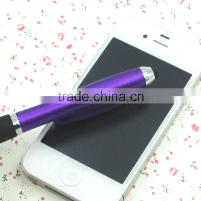 Stylus pen with screen cleaner