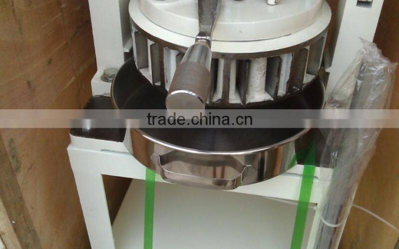 Dough divider machine by hand