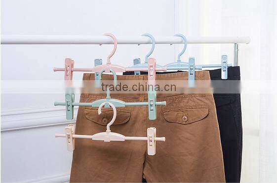 Wholesale Stock Small Order Rotatable With Clip Plastic Clothes Hanger