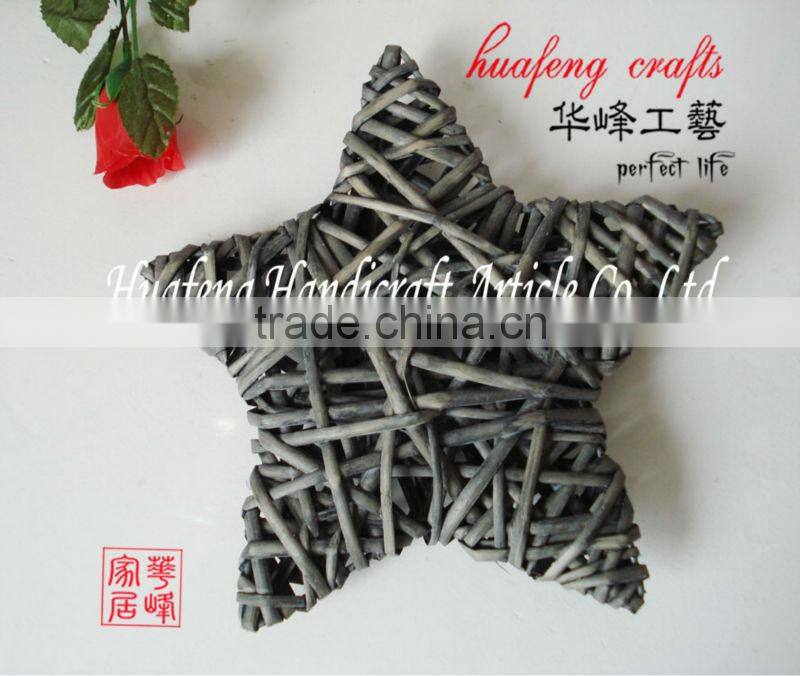 wicker star-shaped decorations