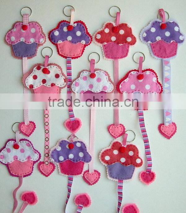 hot 2017 best selling high quality new product decorative custom handmade fabric china supplier felt keychain