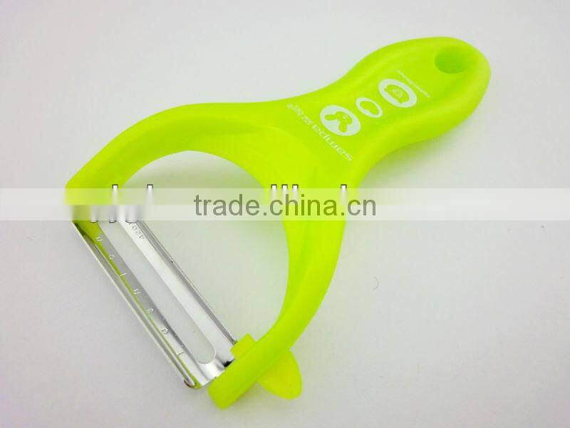 hot selling plastic handle magnet protector Y ceramic peeler in green