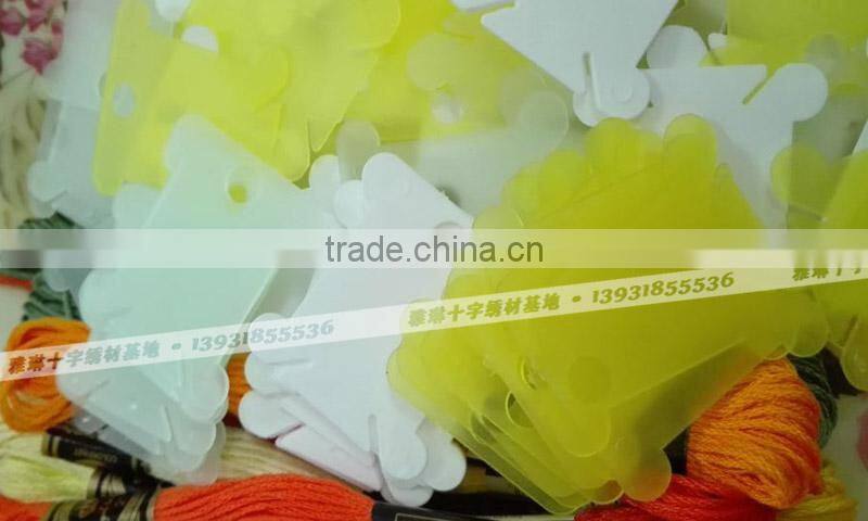 Wholesale Bobbin Winding Board craft colorful plastic sewing tools for cross stitch Winding bobbin Card