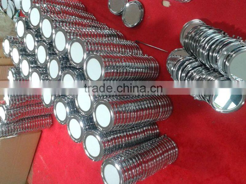 Exquisite Fashion Portable Round Pill Box With Crystal And Epoxy Coating On The Lid