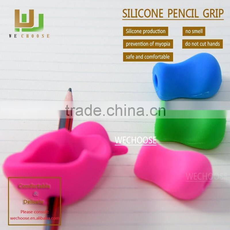 Safe and Comfortable silicone pencil grip help children holds a pen correctly Hot Selling handwriting helper