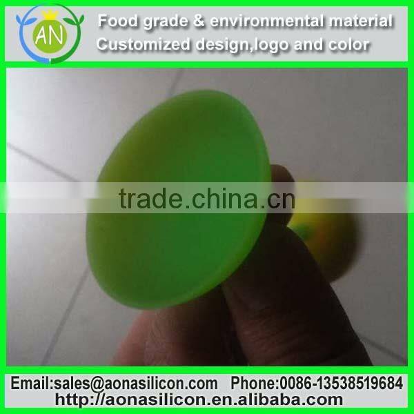 silicone case speaker with suction for phone bluetooth convenient use