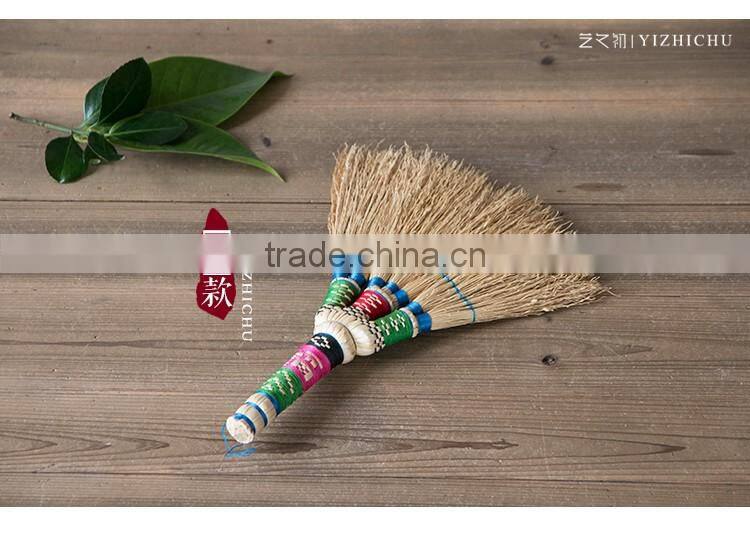 small handcraft cleaning corn brush