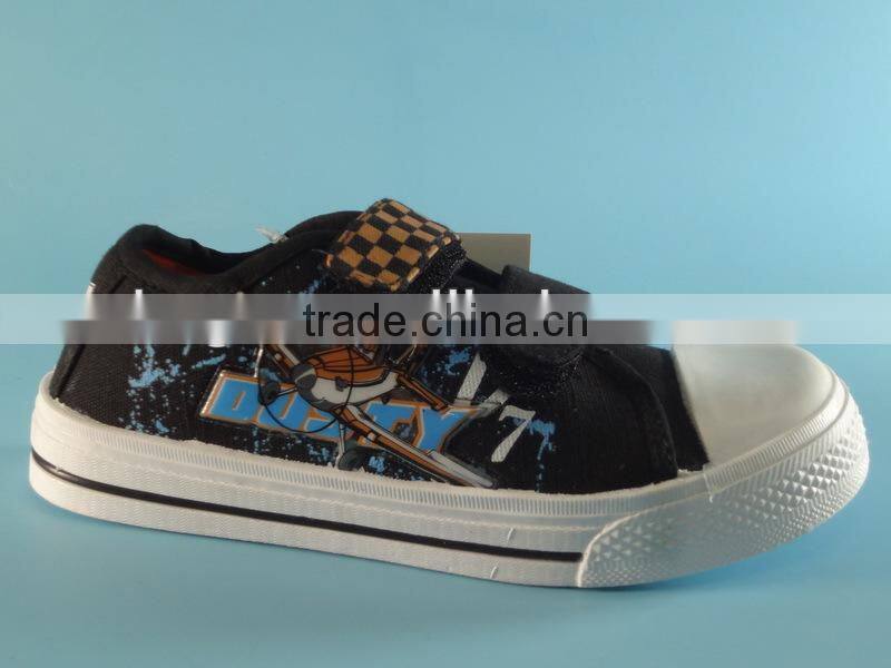 Popular comfortable outdoor casual mens injection shoes