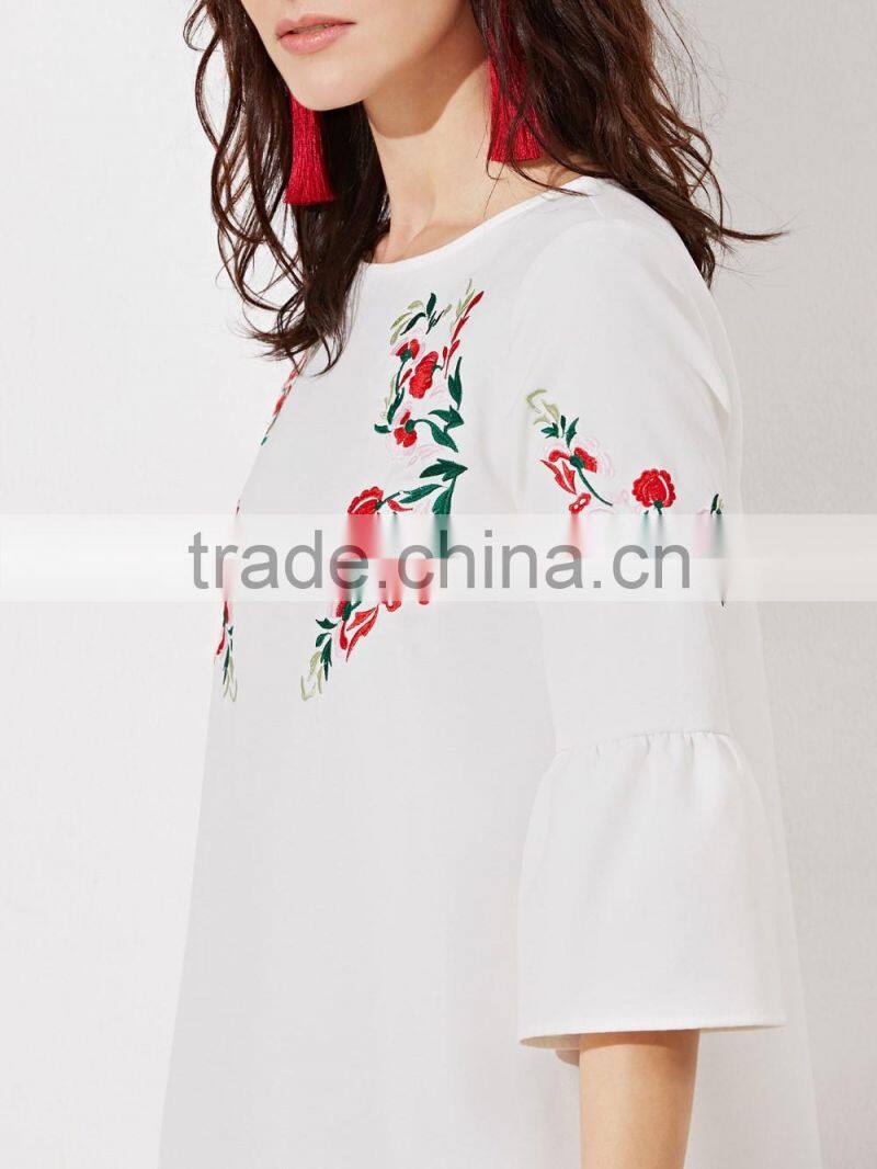 2017 High Fashion White Bell Sleeve Embroidered Tunic Dress