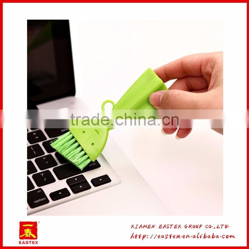 Stylish cute smile face shaped bristle brush for crevices