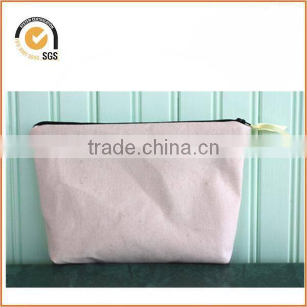 Vintage Camera Applique Zipper Pouch/Makeup Bag: Natural Canvas with Black and Silver Chevron-Print Chiqun Dongguan CQ-H01096