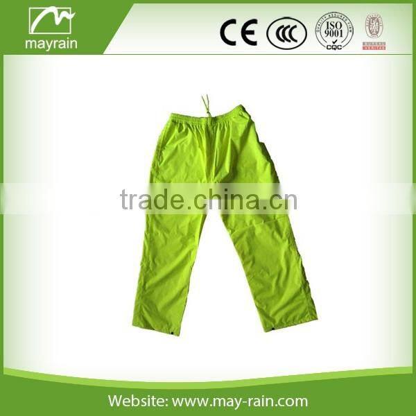Strong PVC/polyester 100% waterproof rainsuit