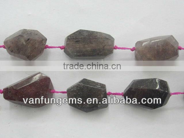 Strawberry quartz faceted tumble stone