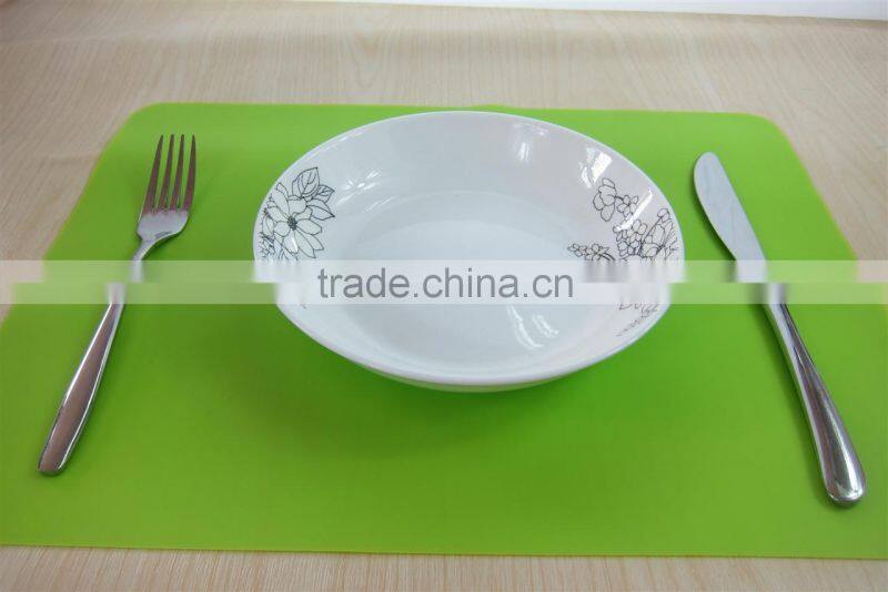 Non-stick and heat resisitant silicone placemat for dining