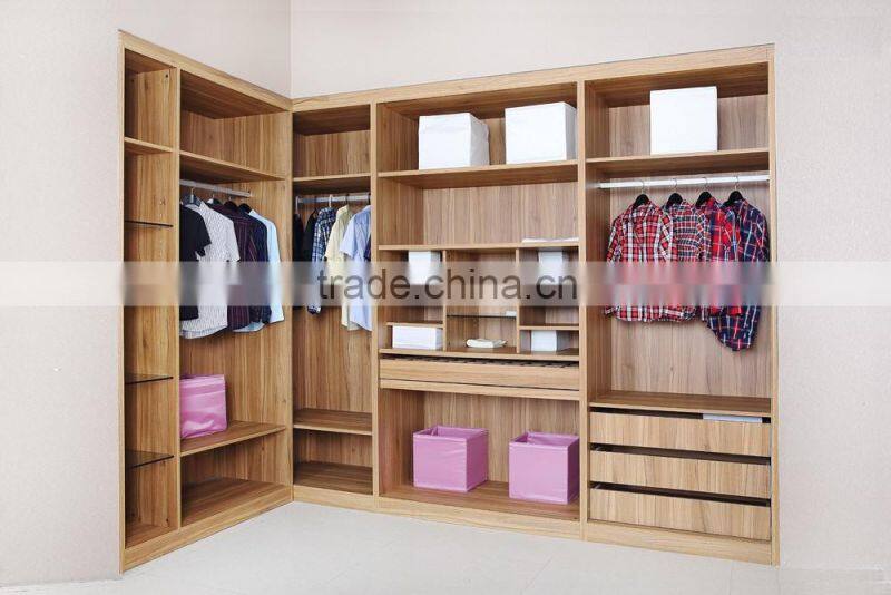 MFC walk in closet without door