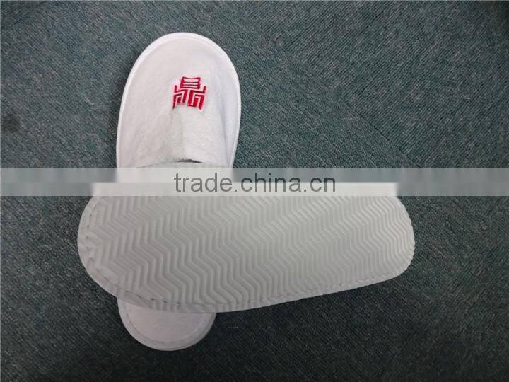Cheap close and open toe chinese women embroidered slippers