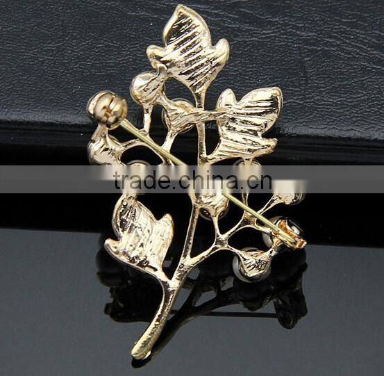 special design rhinestone pretty date brooch