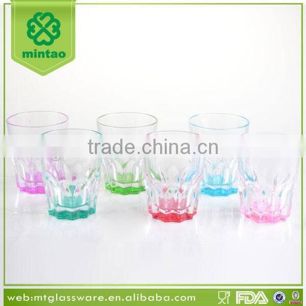 attractive design whiskey glass with color bottom
