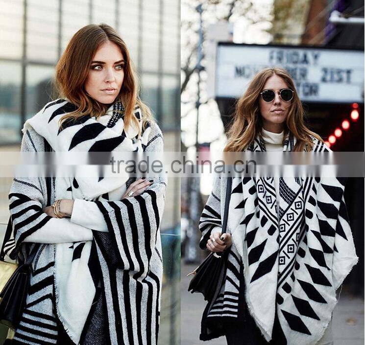 New Design Fashion Geometric Printed Tassel Square Wool Blanket Scarf