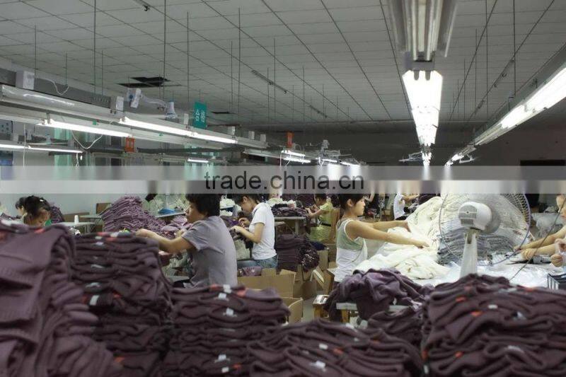 Ladies' sweater in sequins yarn