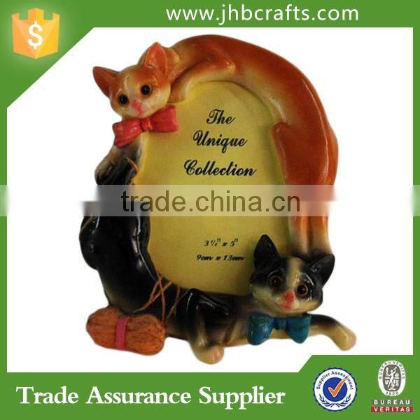 Lovely Cat Resin Animal Figurine For Home Decoration