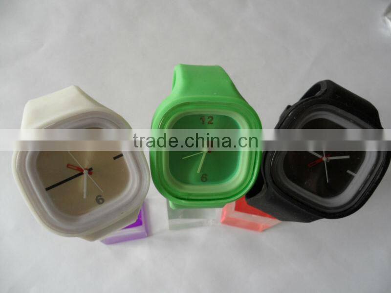 Anti-static flexible adornment looped rainbow color silicone watch
