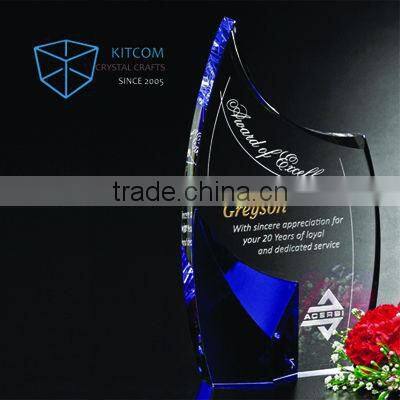 2016 fashion customize glass trophy