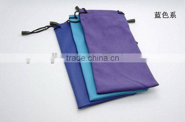 Fashion latest clip eyeglass pouchs