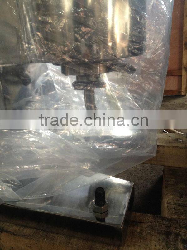 High-speed drum rotation structure oil centrifugal separator