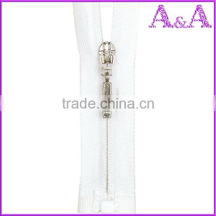 Plastic metal zipper made in China