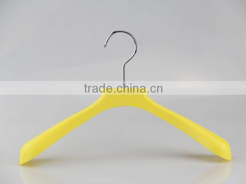HA6957 cheap plastic coat hanger new design women clothes hanger