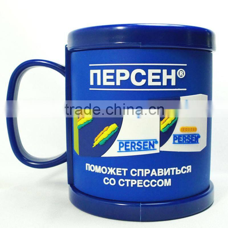 Fashionable plastic cup with handle