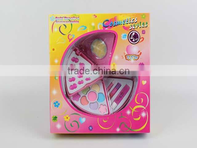 Kids cosmetic set