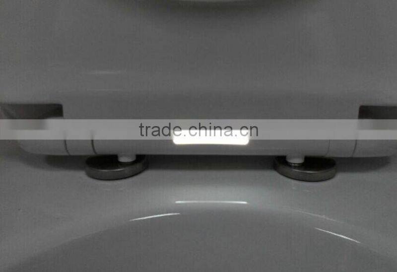 Soft Close Slim toilet seat with LED night light