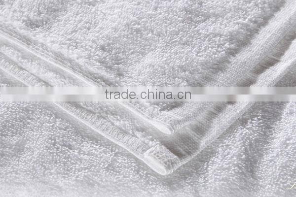 100% Cotton 16S 550gsm white plain design 70*140 hotel bath towel
