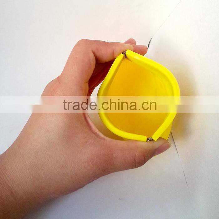 2016 Latest design cartoon silikon purses