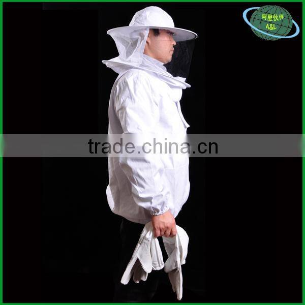 Bee protection overall suit for men and women of various sizes