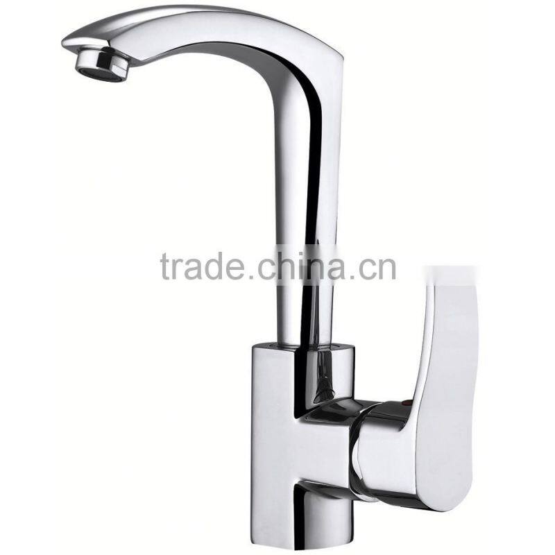 Fashion Design Single Lever Brass Sink Kitchen Spray Faucet