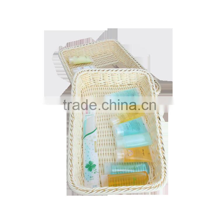 Wholesales beautiful plastic hand basket for storage hotel toiletries clean tool