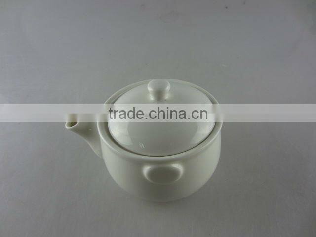 round porcelain sugar pot with mouth
