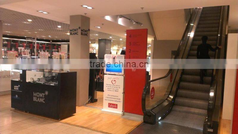 Popular Portable Touch Screen Advertising Photo Booth