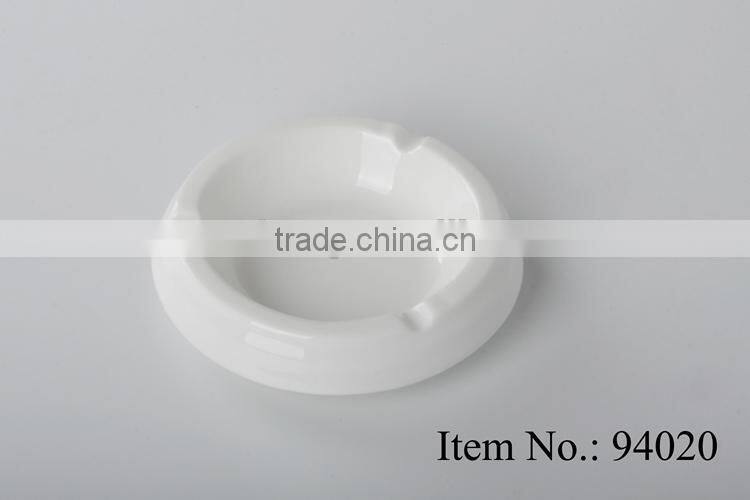 chafing plain fine China ceramic ashtray