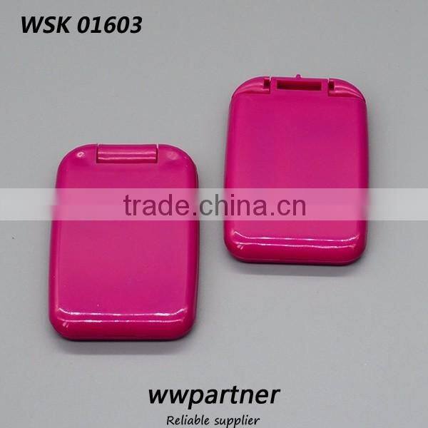 Small Square Sewing Kit with a Slim Body