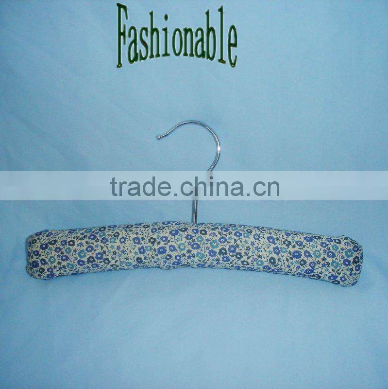 WI447 new design hanger for fashions