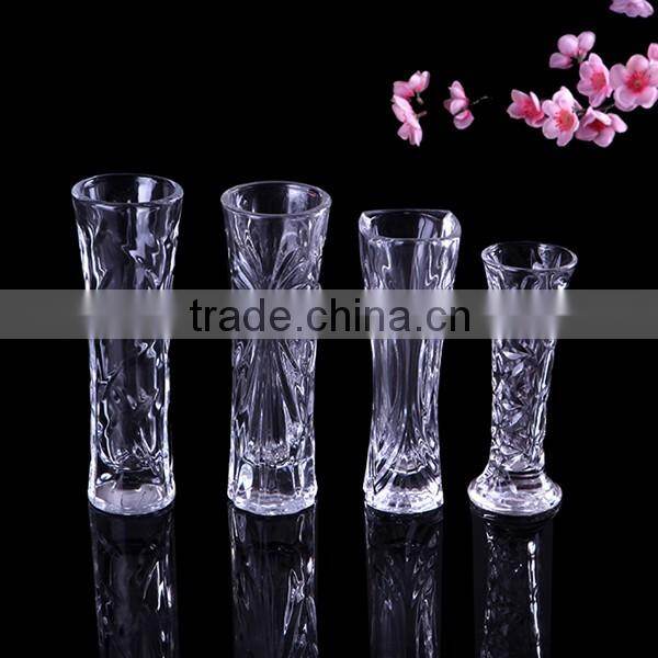 Different fancy patterns and different sizes transparent glass vase