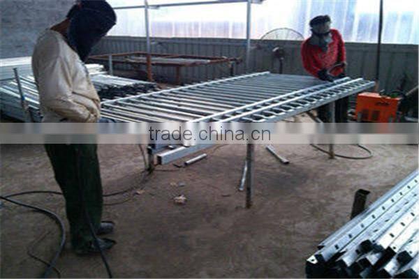 Powder coated metal fencing panles