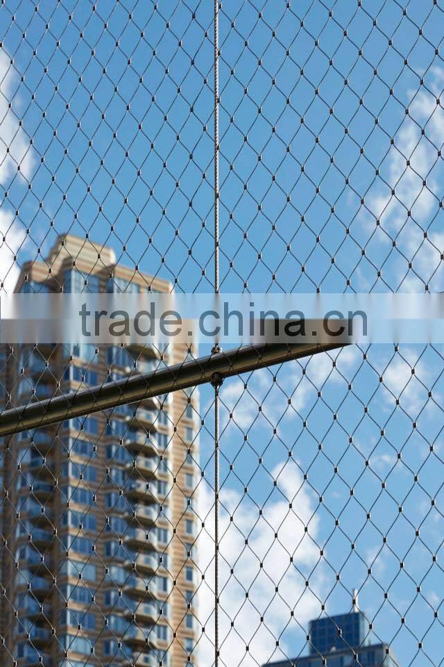 Flexible stainless steel cable net for protection