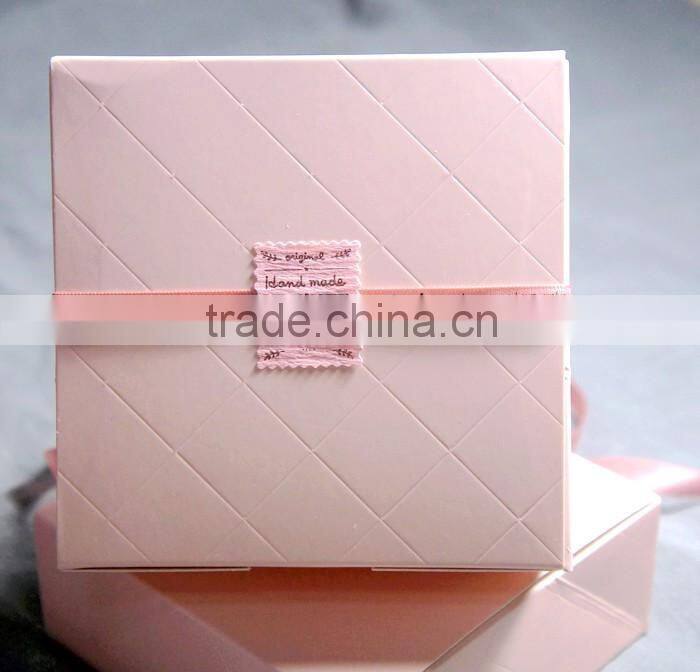 White papercard decorative bowknot printing color gift box with design logo made in China
