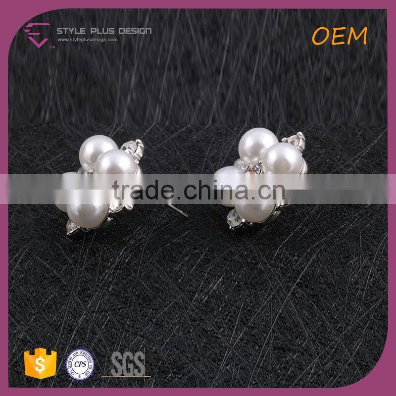 E77998K01 Silver Earring Stud Fingings From Pearl Updated Collection